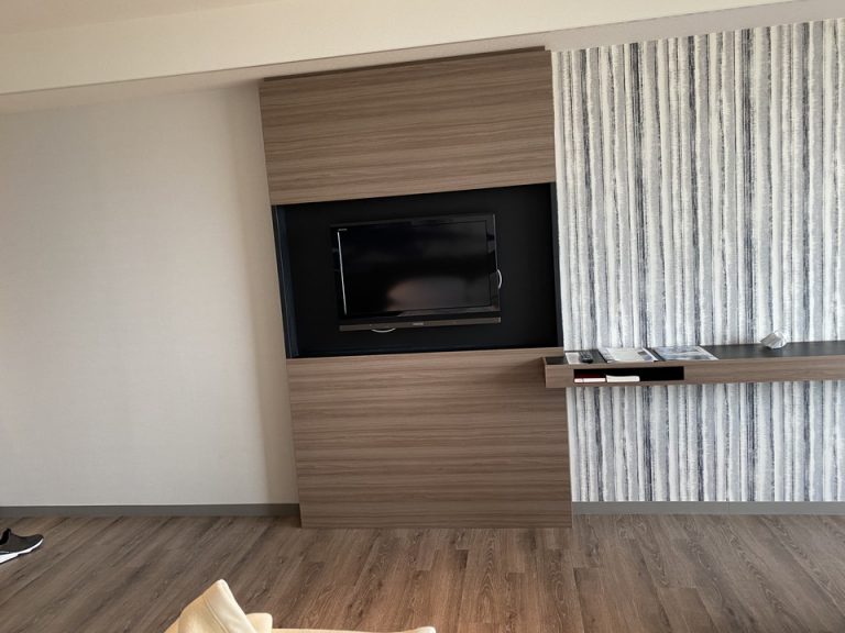 テレビ ベット側から(1)