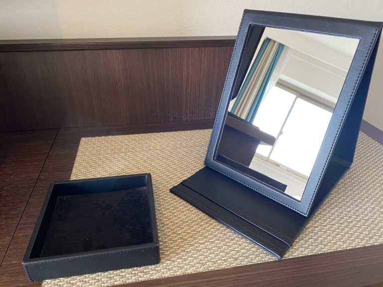 折り畳み卓上ミラーとジュエリーボックス(1)