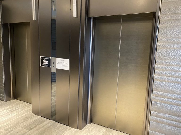 エレベーター 1階