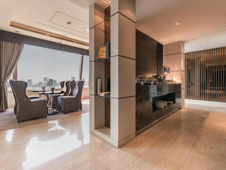 294217_17070718080054318437