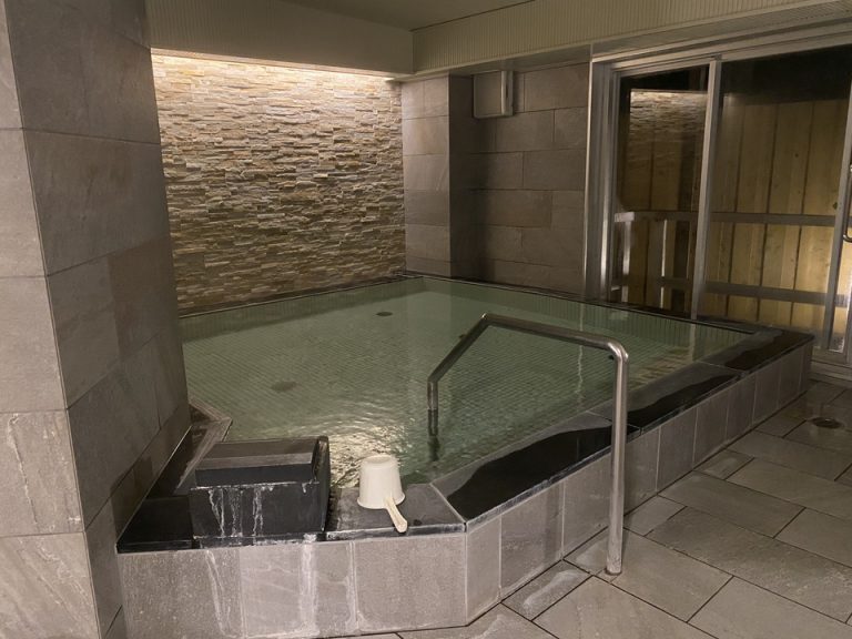 ホテル1階 温泉浴室
