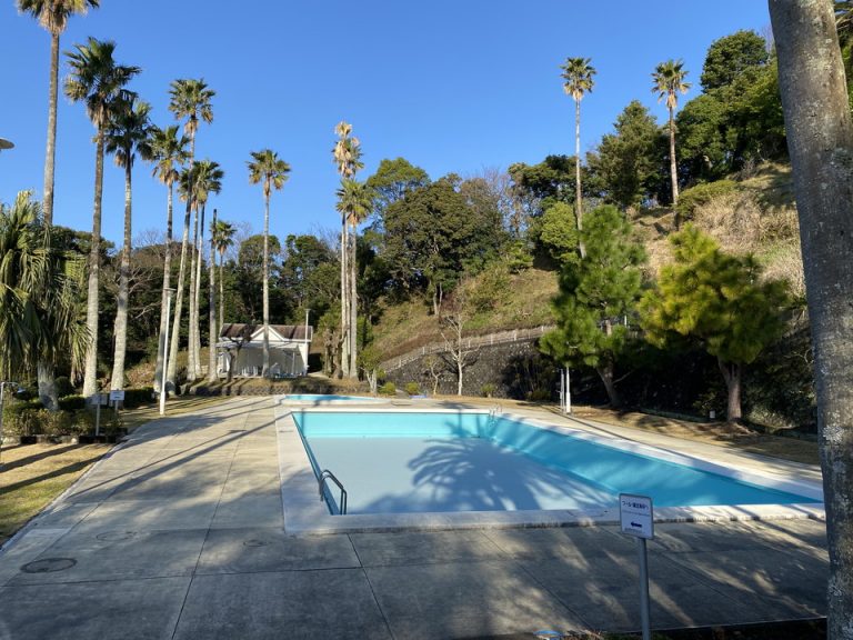 ガーデンプール