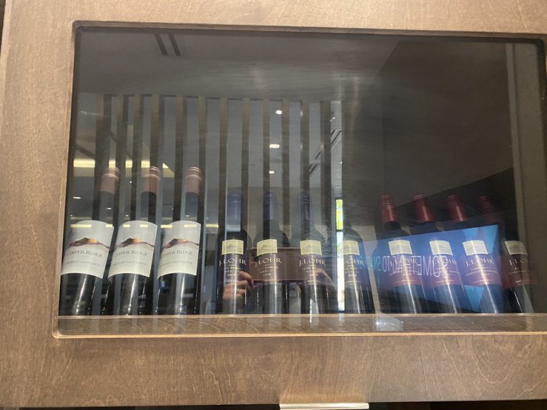 テメキュラらしくワイン?も種類が豊富にありました