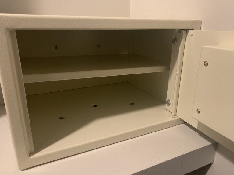 セーフティーボックス(開けた状態)