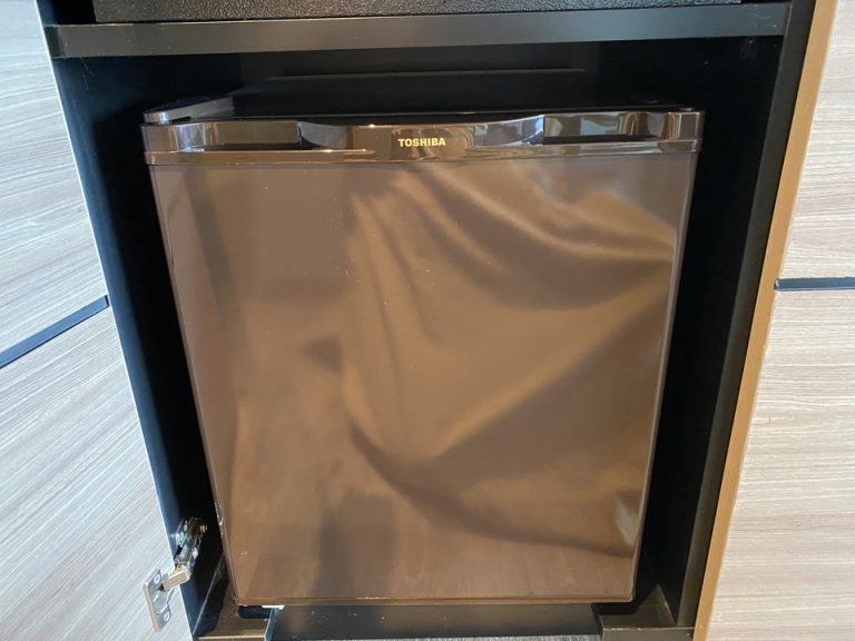 冷蔵庫(閉じた状態)(1)