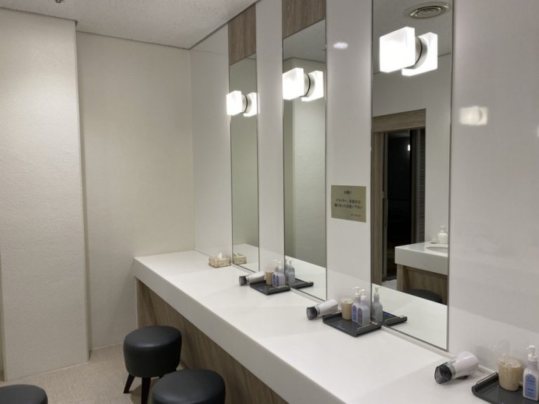 温泉浴場 脱衣所