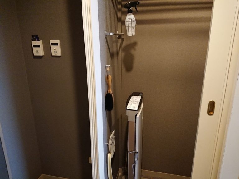 クローゼット(開けた状態左側)