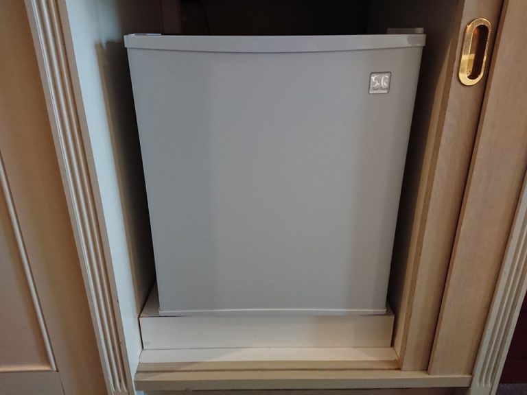 冷蔵庫(閉じた状態)