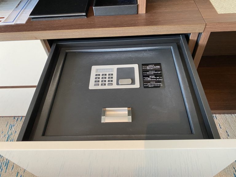 クローゼットの中にセーフティボックス