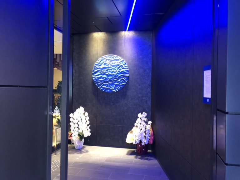 エントランス内観