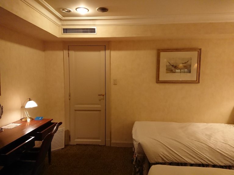 客室全体(入口方向)