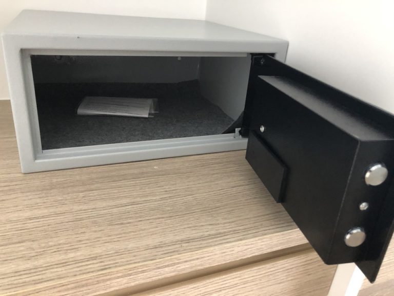 セーフティーボックス(開けた状態)