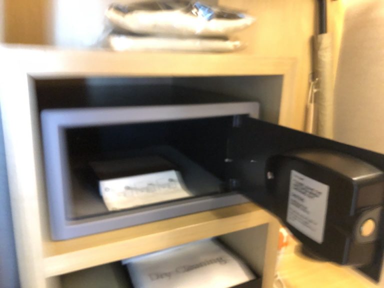 セーフティーボックス(開けた状態)