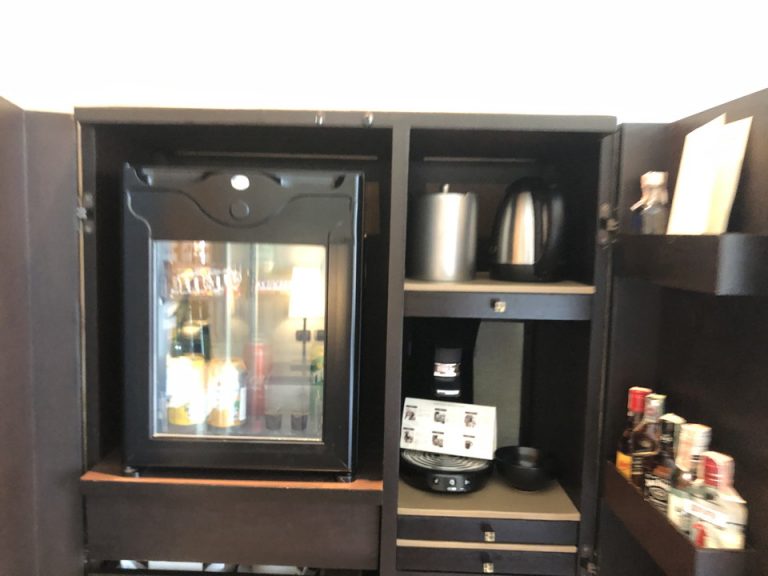 ミニバーカフェコーナー