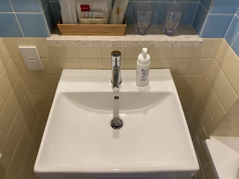 バスルーム内 洗面台(1)