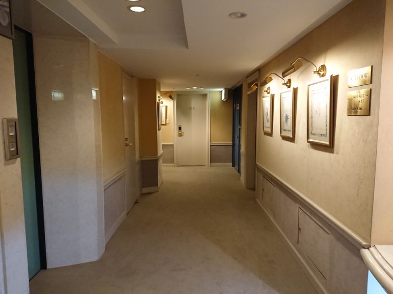 客室階廊下全体