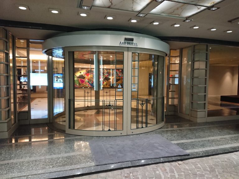 エントランス外観(1)