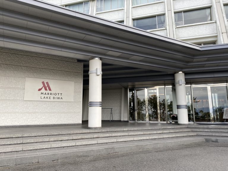 エントランス外観(1)