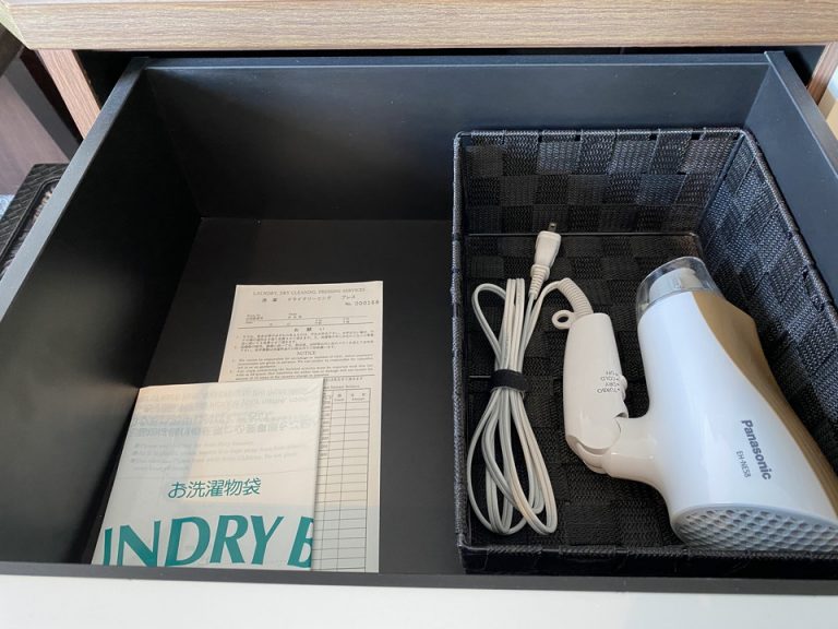 クローゼットの中にドライヤー