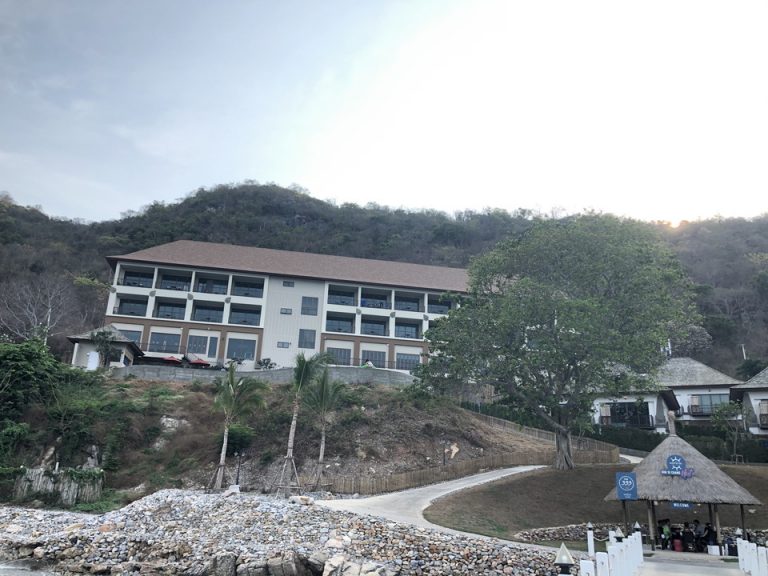 建物全体(シーチャン島 側)