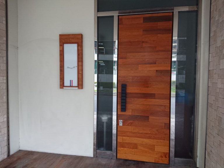 ボナペティ.外からの入り口JPG