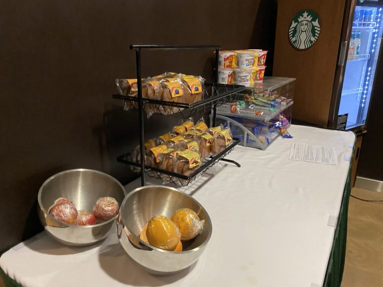 フロント横のスナックコーナーには個別にラップされたものが販売されていました