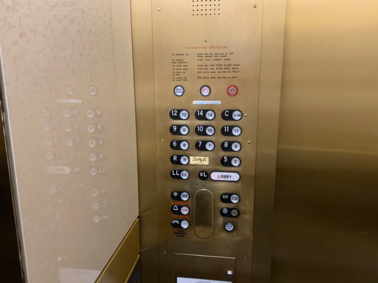 エレベーター階数ボタン