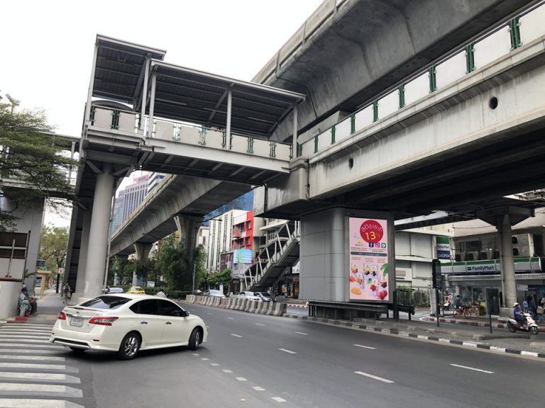 BTS駅直結