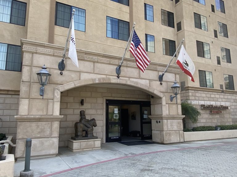 かっこいいエントランス