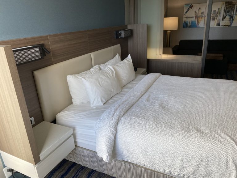 ベッド、オフィス、ソファー