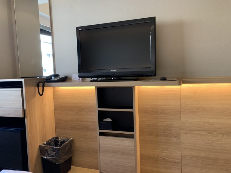ベットからテレビ