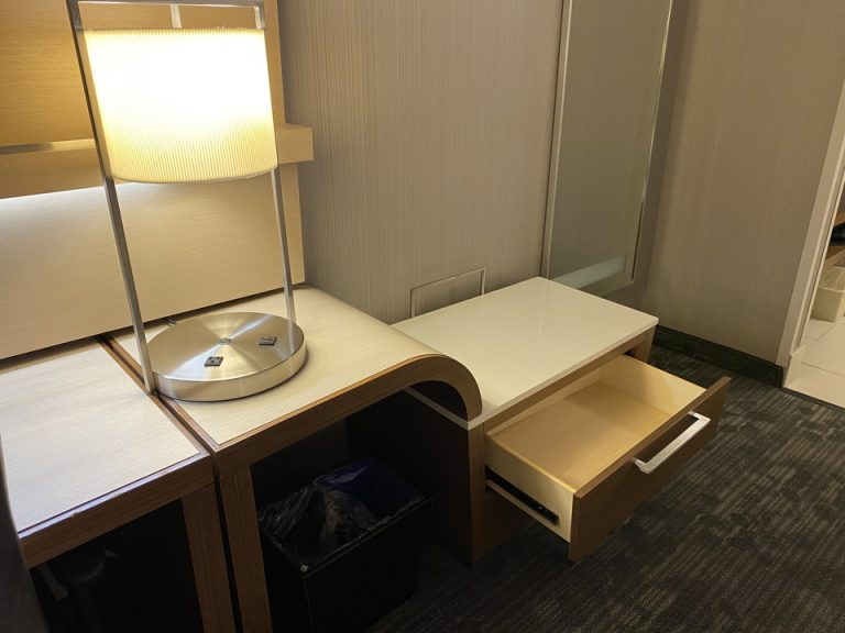 物置場所の下に引き出しもついていました