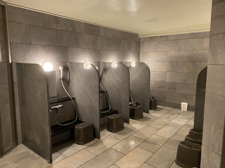 ホテル1階 温泉浴室(2)