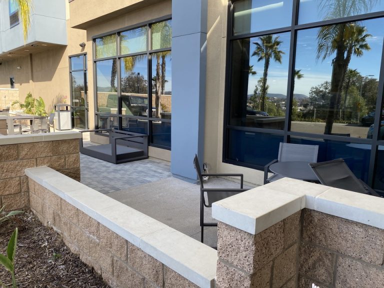 一階ロビー横にはオープンテーブルもありました