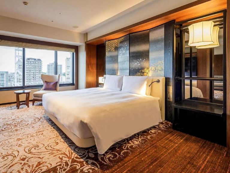 e44e937bff07b2a2fa93c668af76c8d9