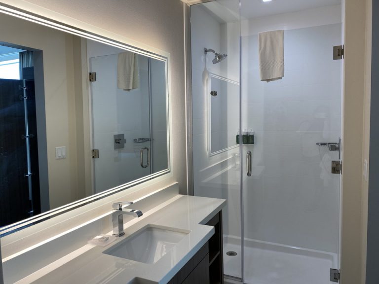 シャワーブースは広さがありました。