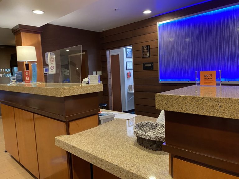 フロントカウンター