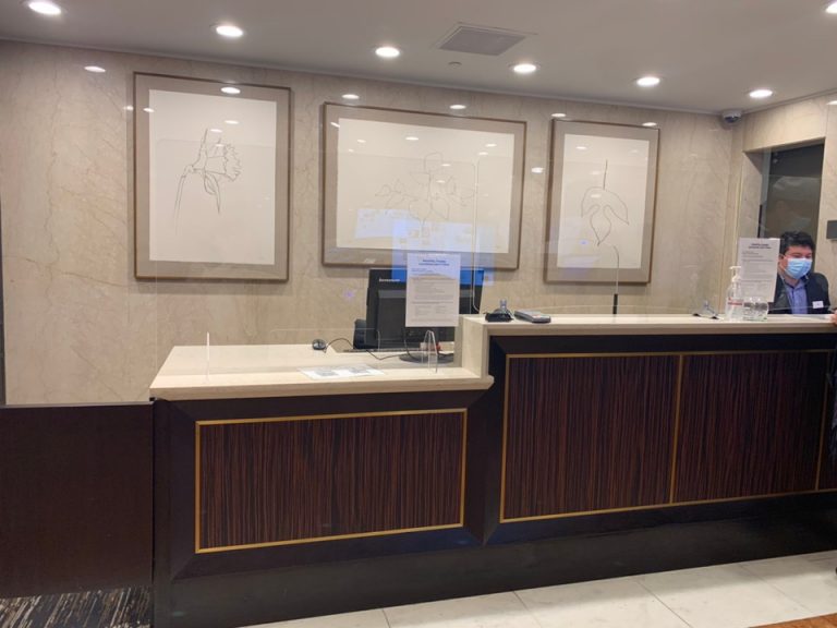 フロントカウンター