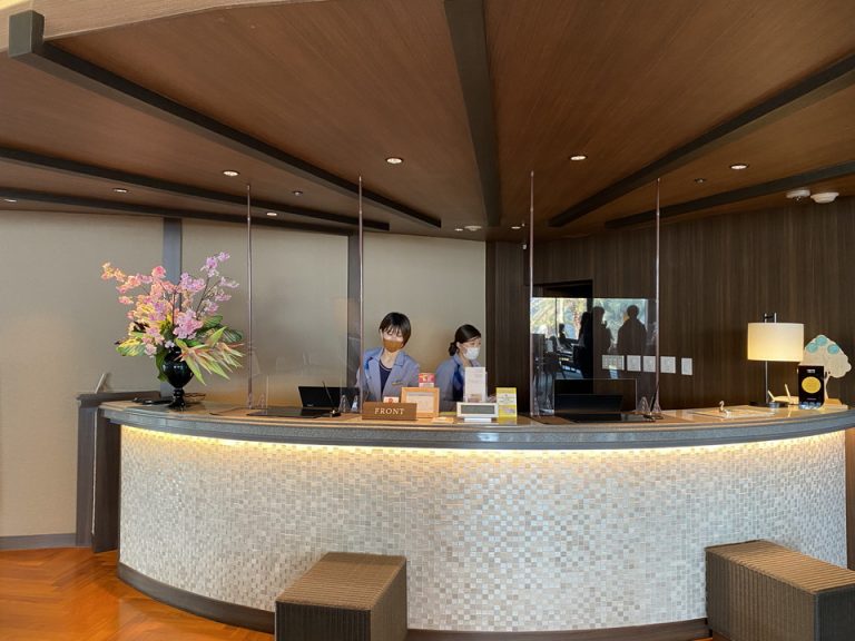 フロントカウンター