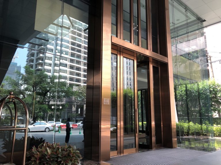 エントランス外観