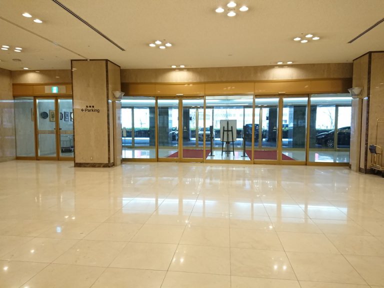 1階北エントランス内観