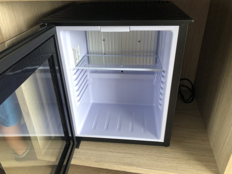 冷蔵庫(開けた状態)