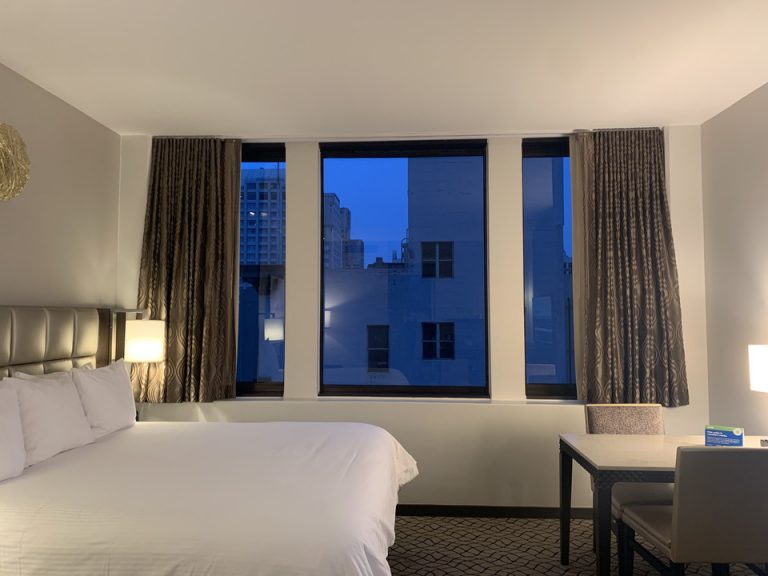 客室全体(入口方向)3