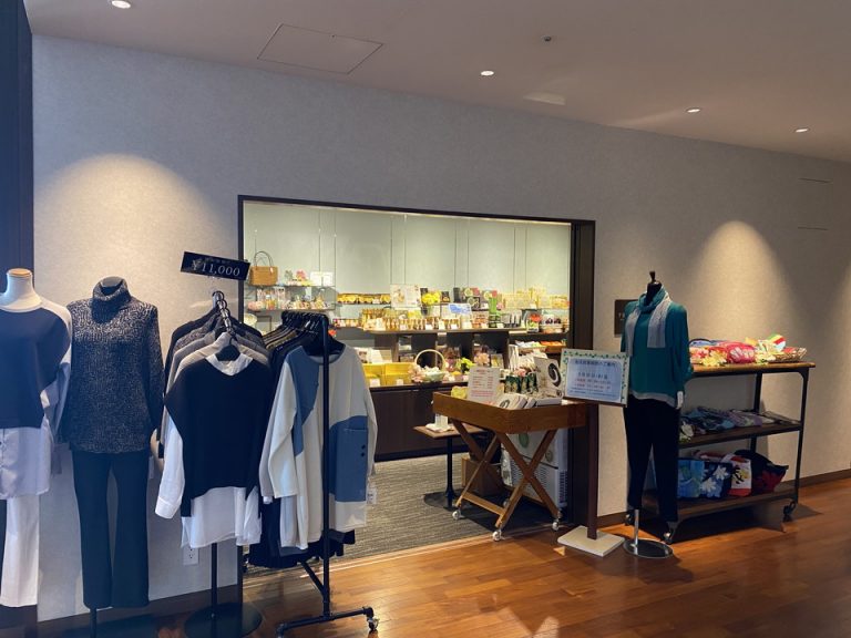 ホテル3階 ショップ「下田マルシェ」