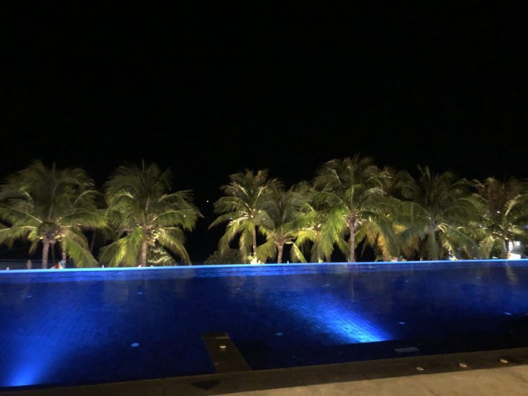 プール夜2