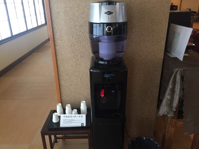 ロビーのウォーターサーバーは川治温泉の水×水素で湯上りに頂きました