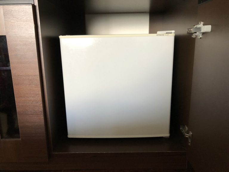 冷蔵庫(閉じた状態)