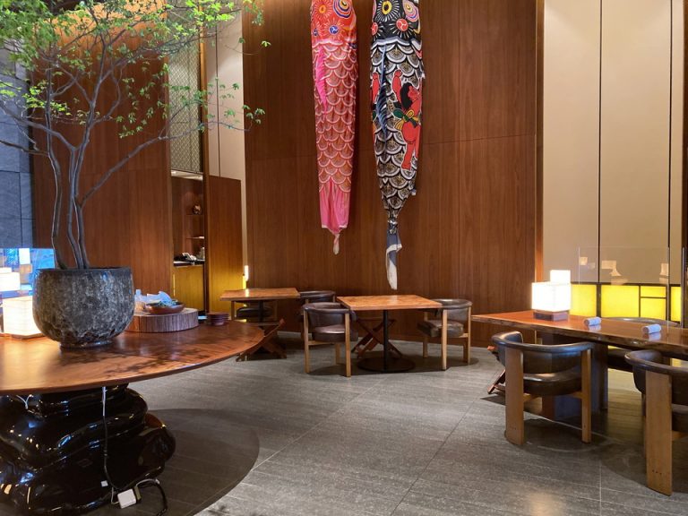 ラウンジロビー全体