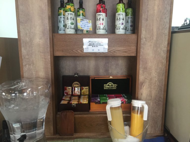 フリードリンク(紅茶、フルーツ酢)