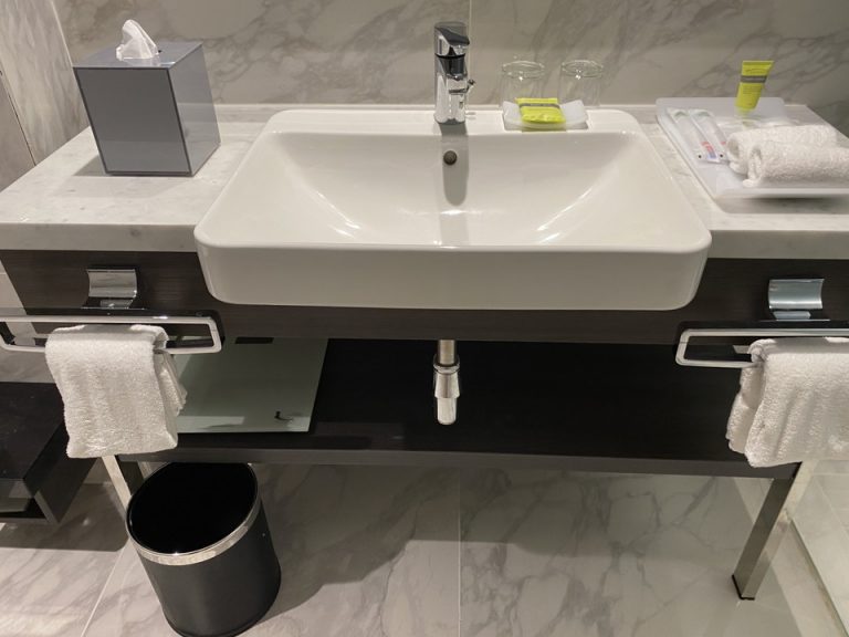 洗面所には、タオルはハンドタオル2枚、フェイスタオル3枚、ボディータオル3枚ありました。